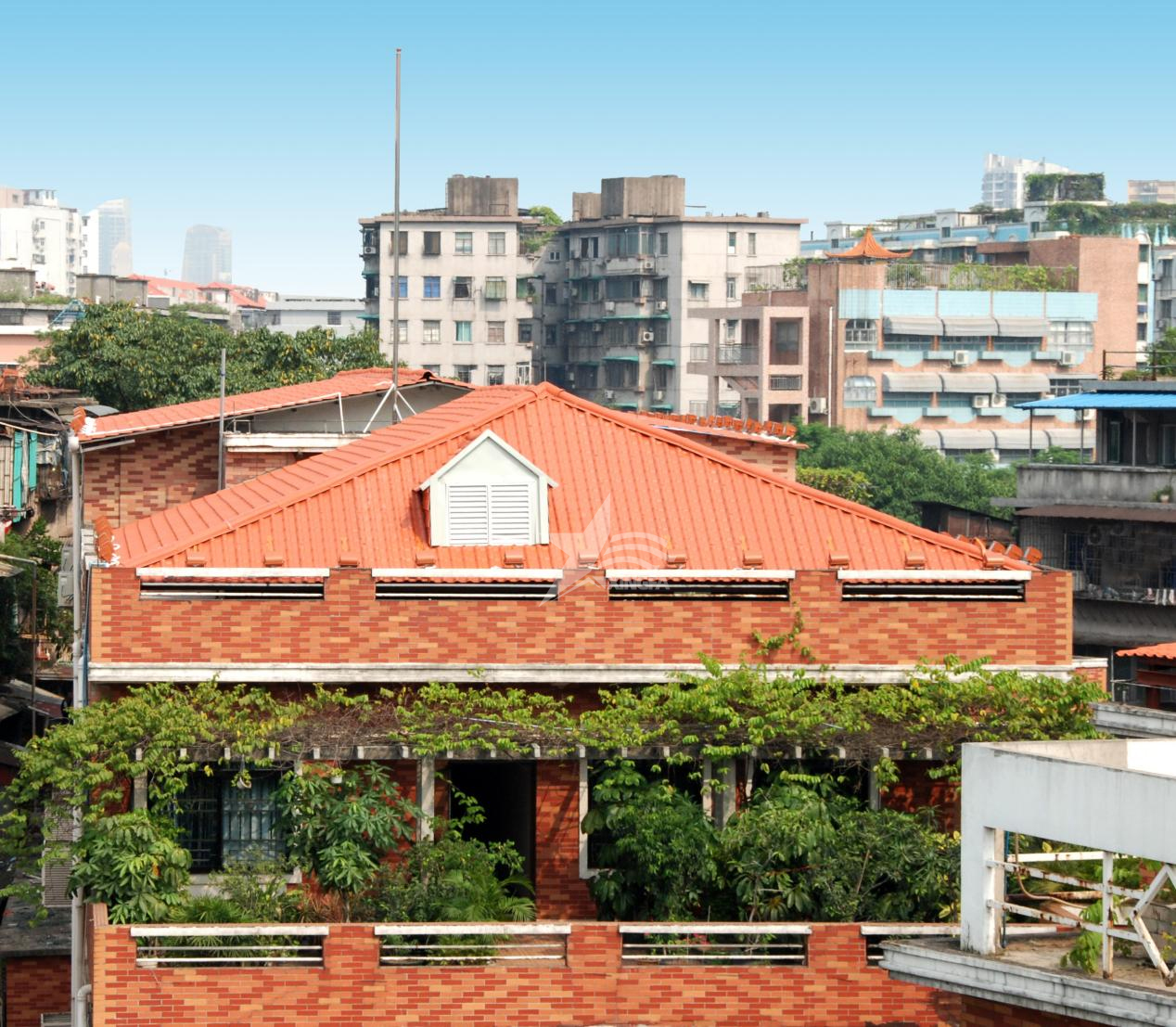 新農村建房：琉璃瓦與合成樹(shù)脂瓦對比，何者更適合？
