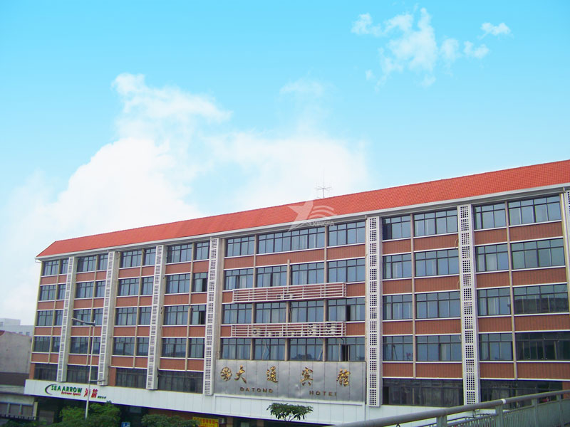 合成樹(shù)脂瓦：輕材質(zhì)高性能，助力屋面建材市場(chǎng)持續發(fā)展